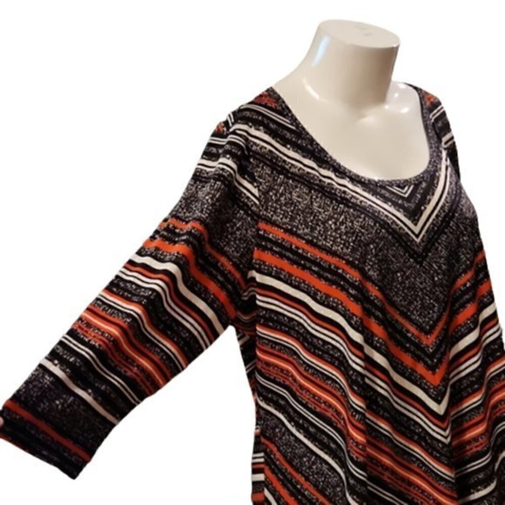 [Avenue] Scoop Neck Triangle Blouse - Size 30/32 - Picture 3 of 11